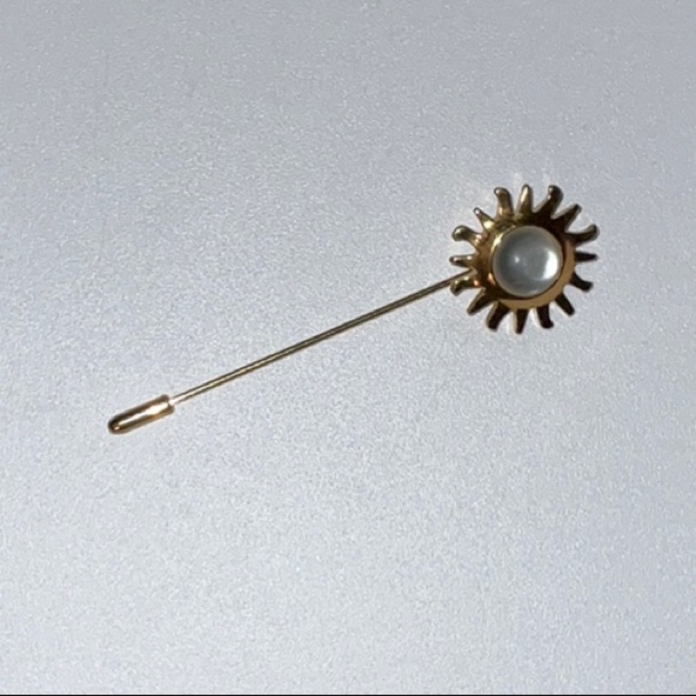 Avon Smithsonian Sunburst Shiny White Stone Stick Pin